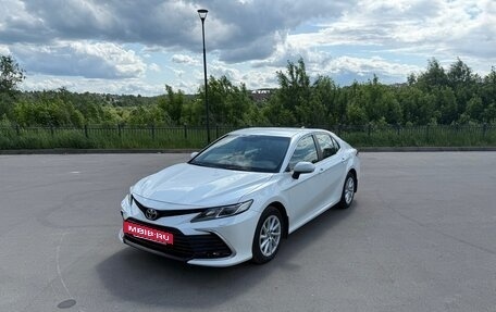 Toyota Camry, 2021 год, 3 200 000 рублей, 3 фотография