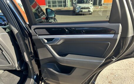 Volkswagen Touareg III, 2019 год, 5 250 000 рублей, 21 фотография