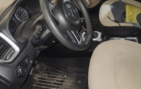 Jeep Renegade I рестайлинг, 2016 год, 1 670 000 рублей, 2 фотография