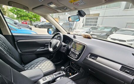 Mitsubishi Outlander III рестайлинг 3, 2017 год, 1 499 000 рублей, 9 фотография