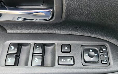 Mitsubishi Outlander III рестайлинг 3, 2017 год, 1 499 000 рублей, 11 фотография