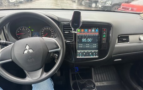 Mitsubishi Outlander III рестайлинг 3, 2013 год, 1 400 000 рублей, 9 фотография