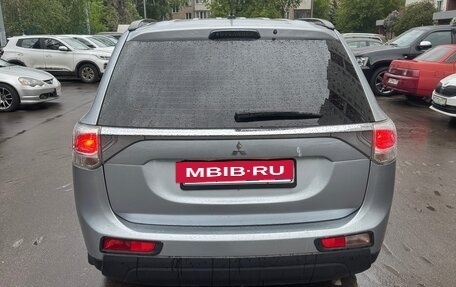 Mitsubishi Outlander III рестайлинг 3, 2013 год, 1 400 000 рублей, 5 фотография