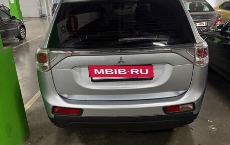 Mitsubishi Outlander III рестайлинг 3, 2013 год, 1 400 000 рублей, 6 фотография