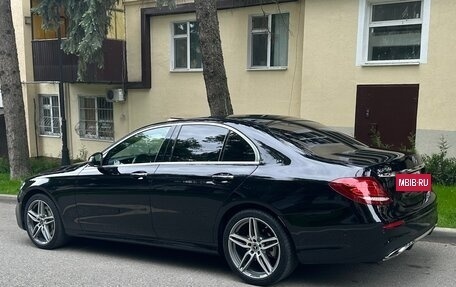 Mercedes-Benz E-Класс, 2018 год, 4 000 000 рублей, 5 фотография