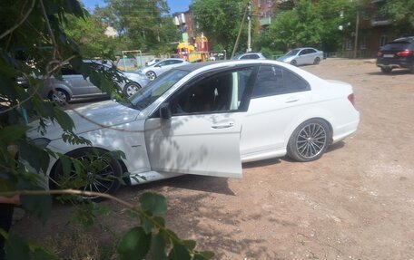 Mercedes-Benz C-Класс, 2011 год, 950 000 рублей, 3 фотография