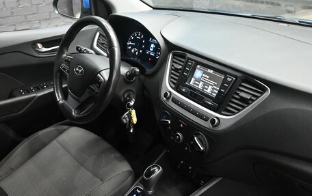 Hyundai Solaris II рестайлинг, 2017 год, 1 360 000 рублей, 11 фотография