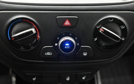Hyundai Solaris II рестайлинг, 2017 год, 1 360 000 рублей, 18 фотография