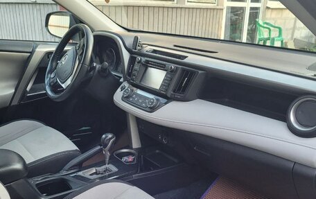 Toyota RAV4, 2017 год, 2 350 000 рублей, 2 фотография