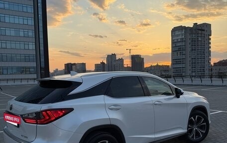 Lexus RX IV рестайлинг, 2016 год, 4 500 000 рублей, 3 фотография