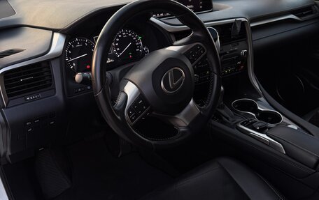 Lexus RX IV рестайлинг, 2016 год, 4 500 000 рублей, 6 фотография