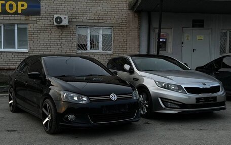 Volkswagen Polo VI (EU Market), 2012 год, 800 000 рублей, 2 фотография