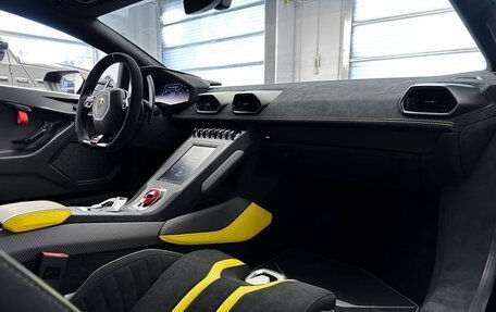 Lamborghini Huracán, 2021 год, 35 900 000 рублей, 21 фотография