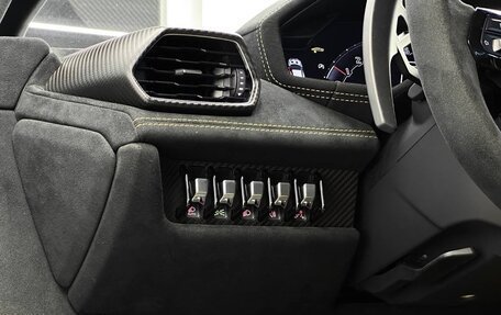 Lamborghini Huracán, 2021 год, 35 900 000 рублей, 22 фотография
