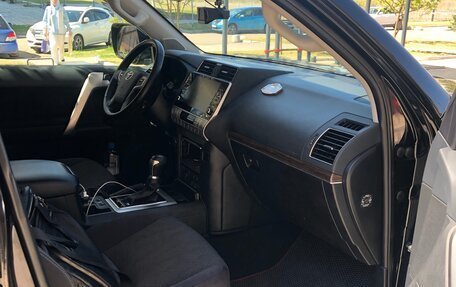 Toyota Land Cruiser Prado 150 рестайлинг 2, 2022 год, 8 050 000 рублей, 3 фотография