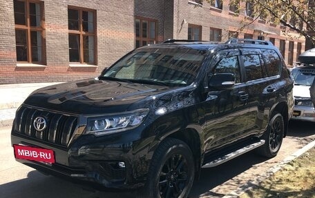 Toyota Land Cruiser Prado 150 рестайлинг 2, 2022 год, 8 050 000 рублей, 2 фотография