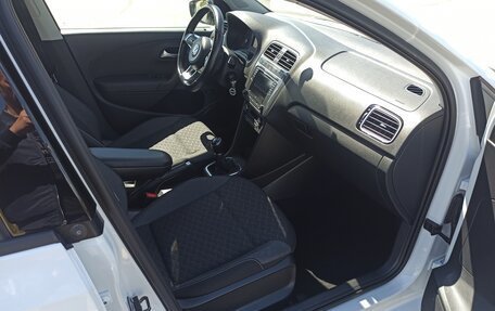 Volkswagen Polo VI (EU Market), 2018 год, 1 350 000 рублей, 18 фотография