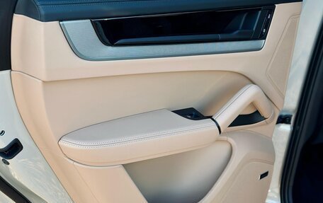 Porsche Cayenne III, 2025 год, 16 990 000 рублей, 18 фотография