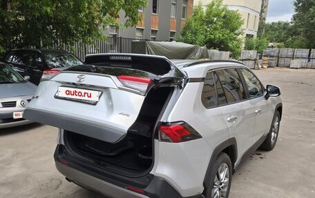 Toyota RAV4, 2021 год, 3 350 000 рублей, 5 фотография