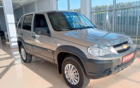 Chevrolet Niva I рестайлинг, 2016 год, 669 000 рублей, 3 фотография