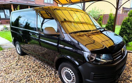 Volkswagen Caravelle T6 рестайлинг, 2016 год, 2 315 000 рублей, 4 фотография