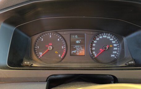 Volkswagen Caravelle T6 рестайлинг, 2016 год, 2 315 000 рублей, 10 фотография