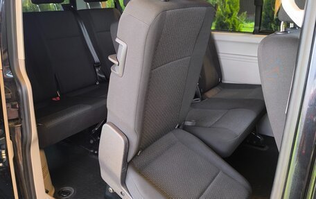 Volkswagen Caravelle T6 рестайлинг, 2016 год, 2 315 000 рублей, 13 фотография