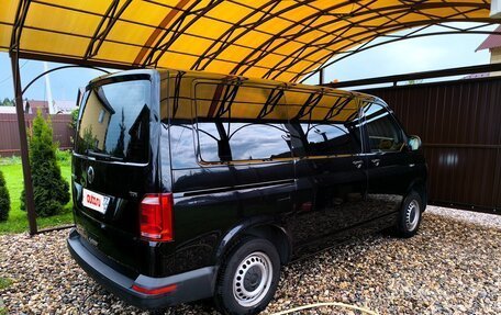 Volkswagen Caravelle T6 рестайлинг, 2016 год, 2 315 000 рублей, 5 фотография