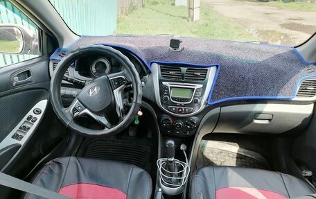 Hyundai Solaris II рестайлинг, 2011 год, 370 000 рублей, 10 фотография