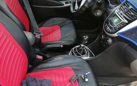 Hyundai Solaris II рестайлинг, 2011 год, 370 000 рублей, 11 фотография