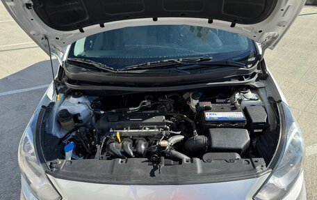 Hyundai Solaris II рестайлинг, 2012 год, 955 000 рублей, 5 фотография