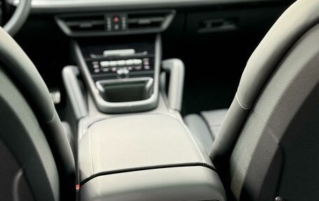 Porsche Cayenne III, 2024 год, 17 995 000 рублей, 9 фотография