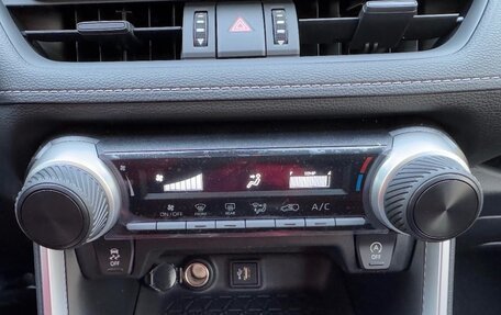 Toyota RAV4, 2025 год, 2 620 000 рублей, 10 фотография