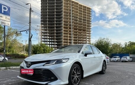Toyota Camry, 2018 год, 2 850 000 рублей, 1 фотография