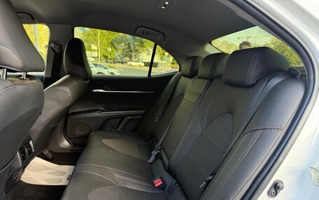Toyota Camry, 2018 год, 2 850 000 рублей, 8 фотография