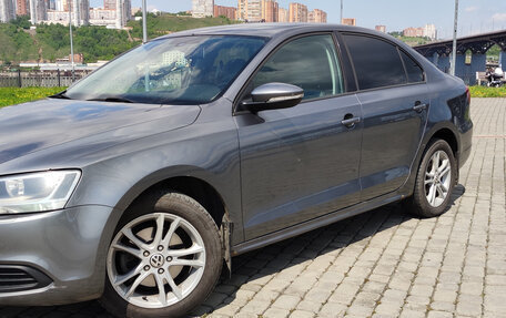 Volkswagen Jetta VI, 2012 год, 750 000 рублей, 2 фотография