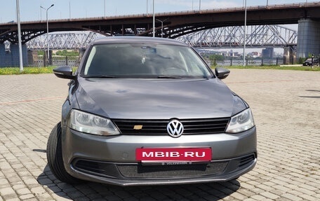 Volkswagen Jetta VI, 2012 год, 750 000 рублей, 3 фотография