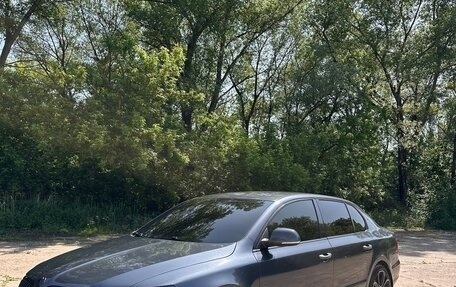 Skoda Superb III рестайлинг, 2013 год, 1 850 000 рублей, 2 фотография