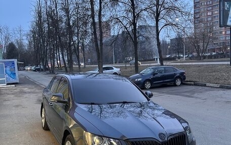 Skoda Superb III рестайлинг, 2013 год, 1 850 000 рублей, 25 фотография