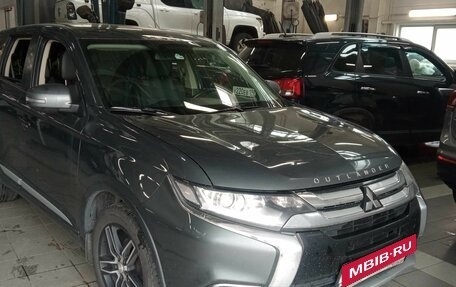 Mitsubishi Outlander III рестайлинг 3, 2017 год, 1 290 000 рублей, 2 фотография