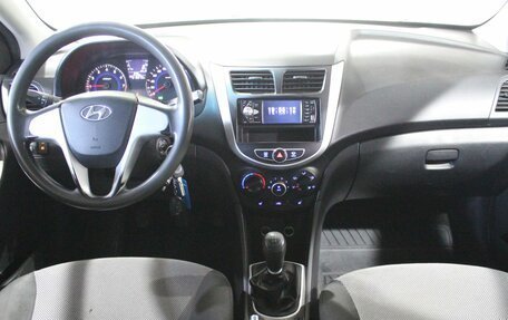 Hyundai Solaris II рестайлинг, 2012 год, 670 000 рублей, 15 фотография