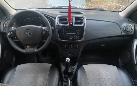Renault Logan II, 2017 год, 750 000 рублей, 6 фотография