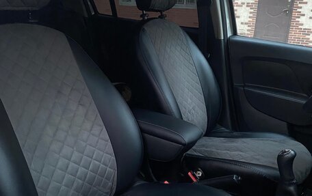 Renault Logan II, 2017 год, 750 000 рублей, 7 фотография