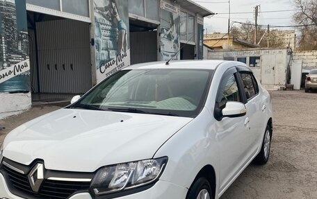 Renault Logan II, 2017 год, 750 000 рублей, 2 фотография