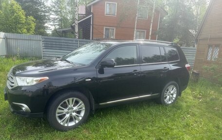 Toyota Highlander III, 2012 год, 2 300 000 рублей, 2 фотография