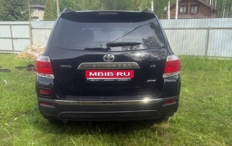 Toyota Highlander III, 2012 год, 2 300 000 рублей, 3 фотография