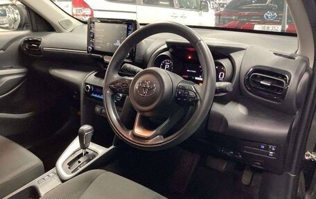 Toyota Yaris Cross, 2021 год, 1 490 000 рублей, 3 фотография