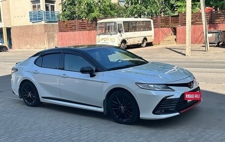 Toyota Camry, 2021 год, 3 600 000 рублей, 2 фотография