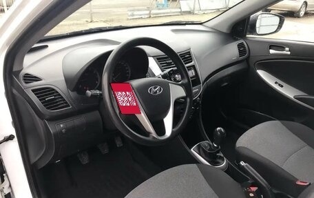 Hyundai Solaris II рестайлинг, 2013 год, 900 000 рублей, 3 фотография