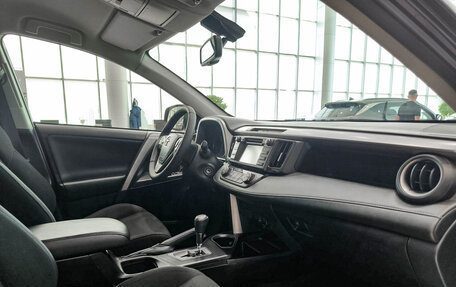 Toyota RAV4, 2016 год, 2 450 000 рублей, 15 фотография